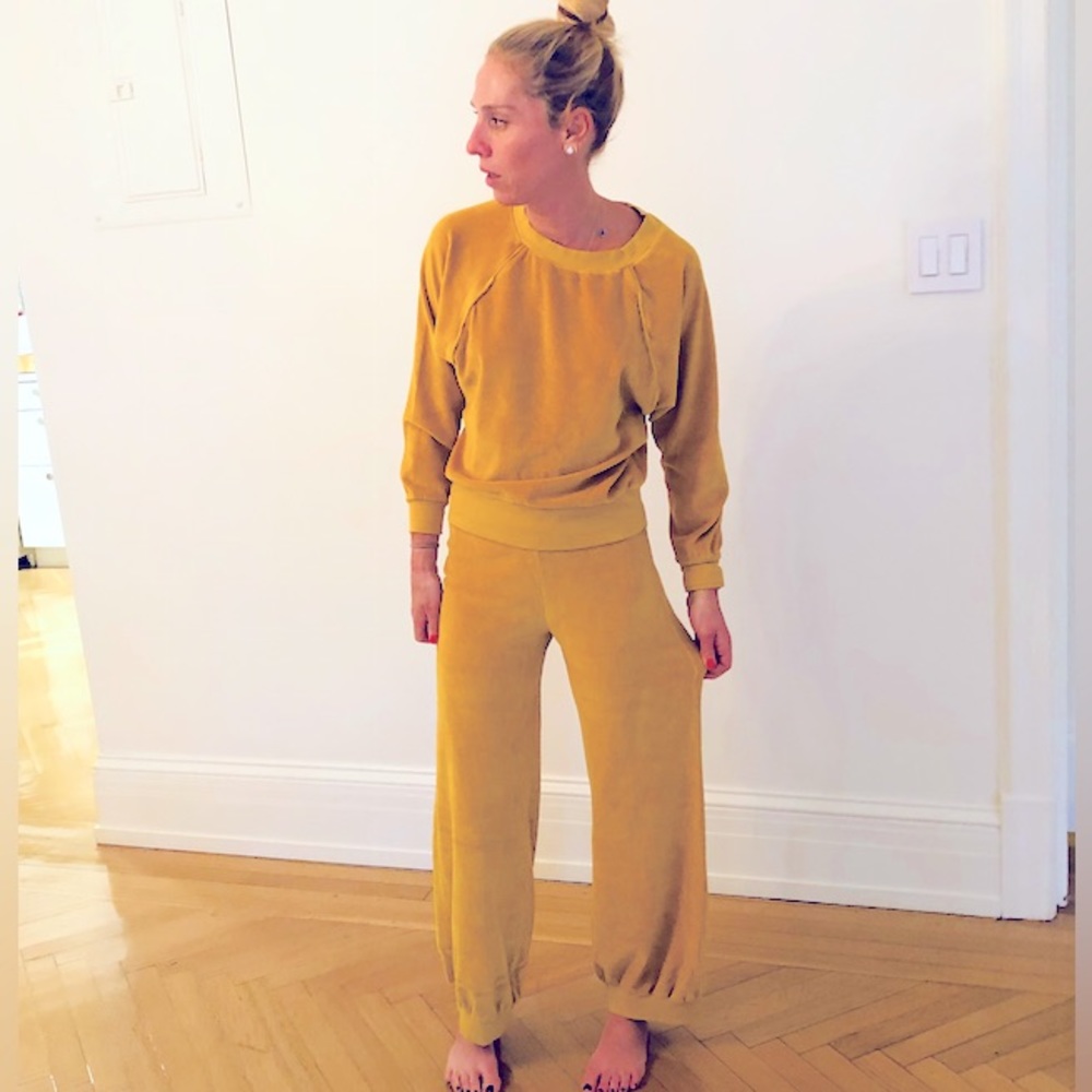 The Tosk Harem Sweatpants by Suzie Kondi size MEDIUM in turmeric